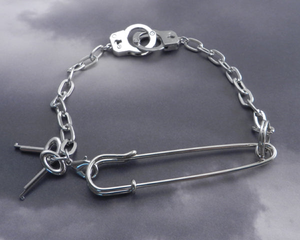 Petite Corrugated Safety Pin Bracelet – CristinaV